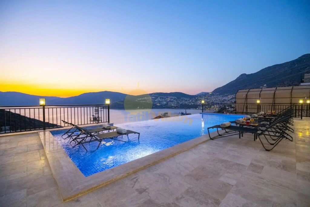 Ketchy Villa , Sleeps 14 , Infinity pool , Wifi , Sunset