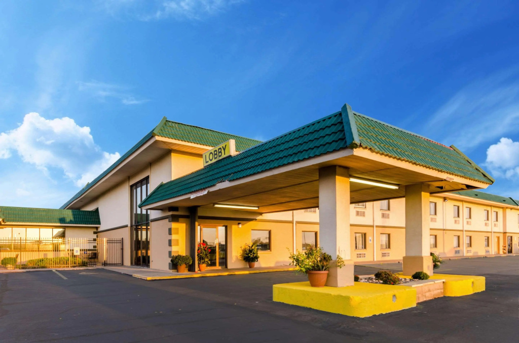 Quality Inn & Suites Salina West - фото 24