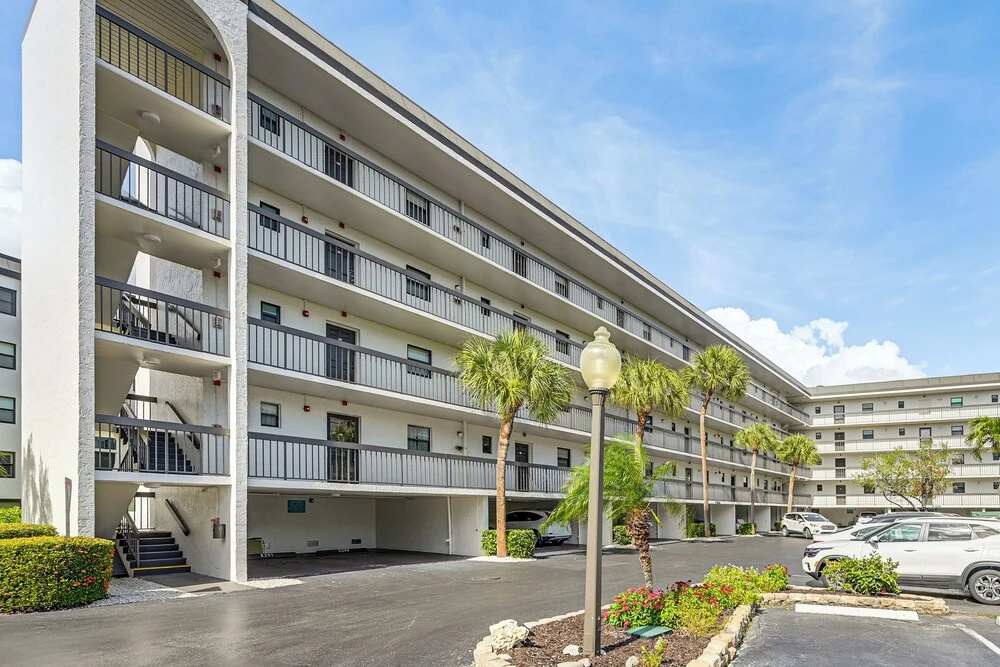 2 Mi to Beach! Unit w/ Pool Access on Marco Island