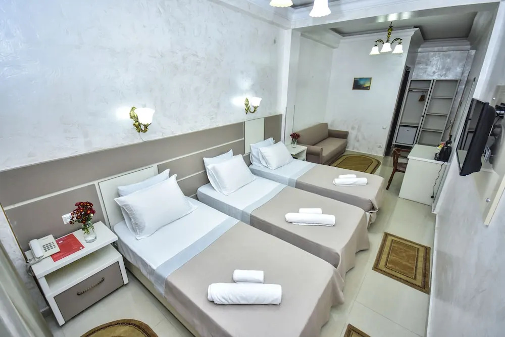 Standard Triple room with balcony