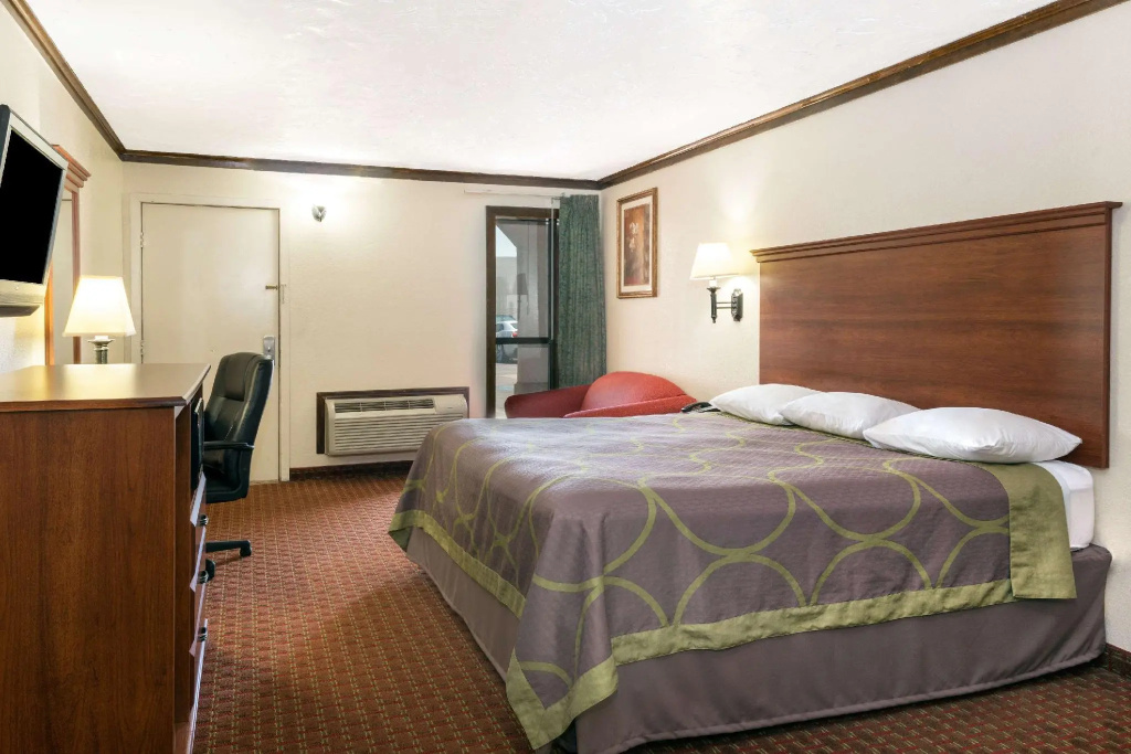 Standard Double room (full double bed)