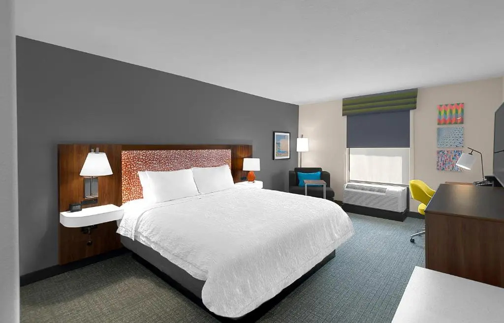 Deluxe Double room (full double bed)