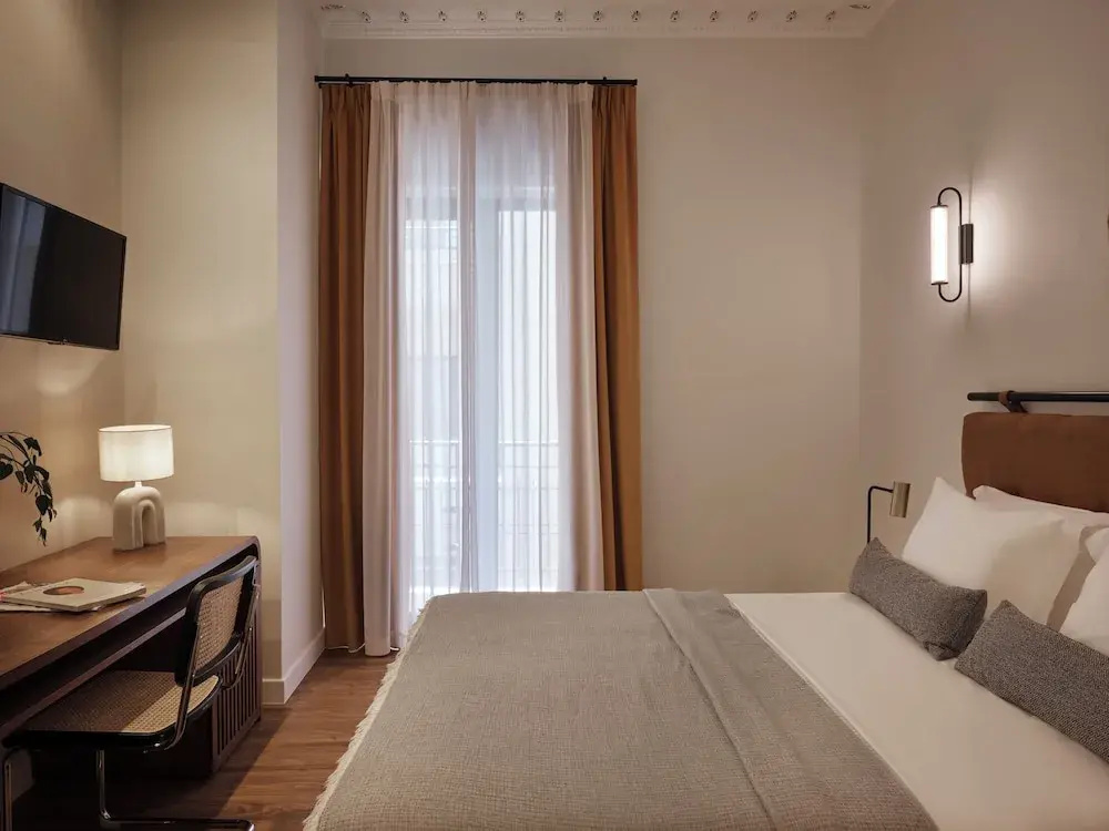 Superior Double room with balcony (full double bed)