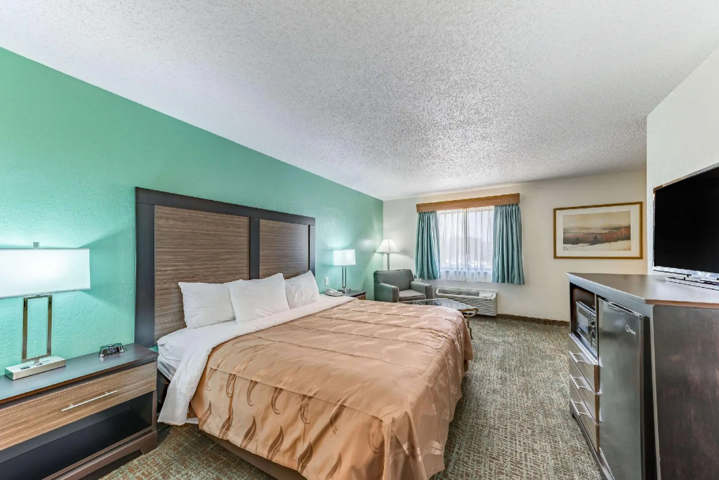 Double Suite (full double bed)
