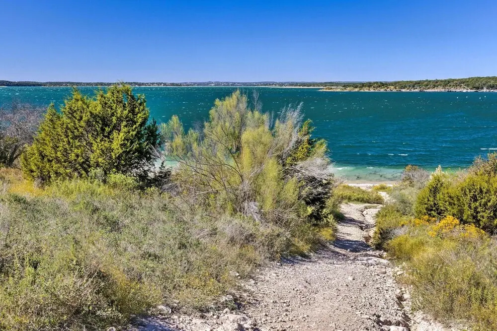 Flirty Flamingo' Studio: 1 Mi to Canyon Lake
