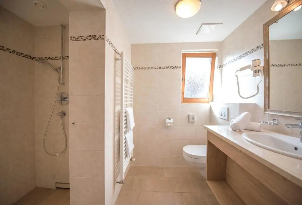 Standard Double room with balcony (full double bed)