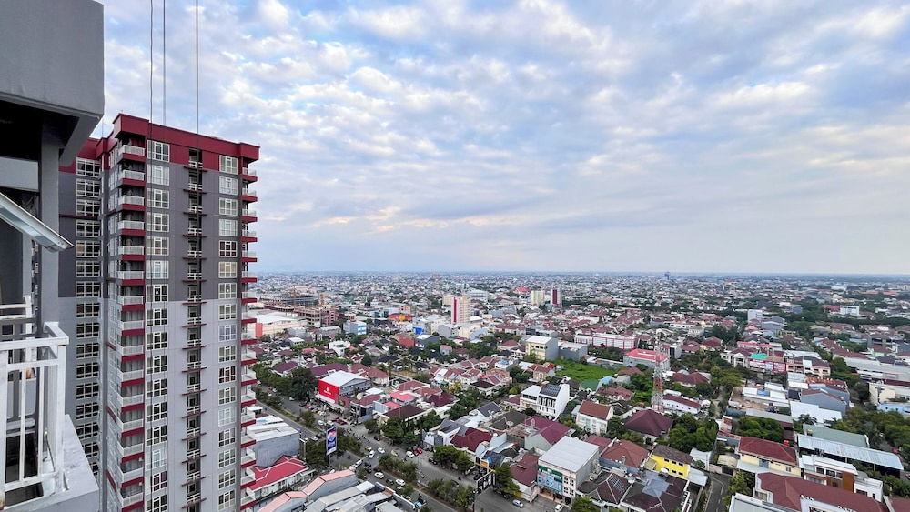 Good Deal And Homey Studio At Vida View Makassar Apartment