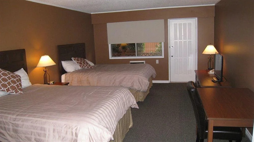 Lake City Inn and Suites - фото 2