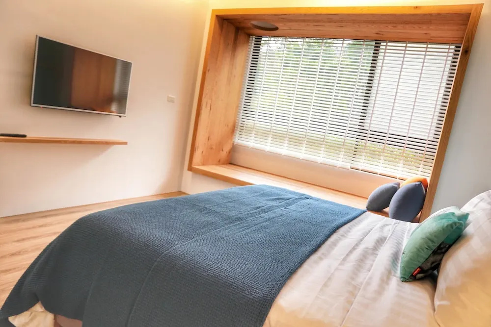 Classic Double room with land view (full double bed)