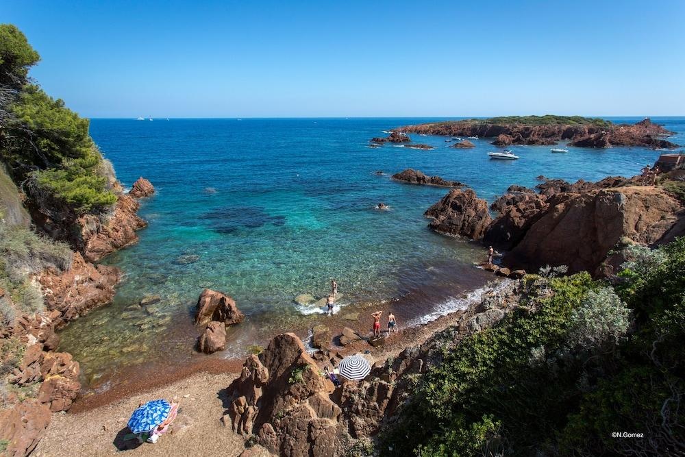 Beach & Waterfront