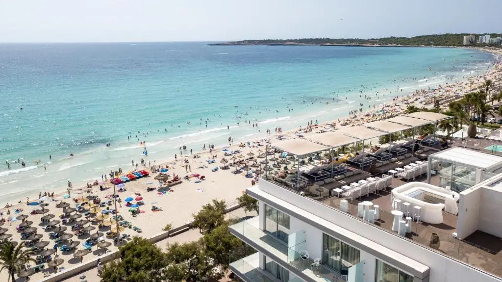 Beach & Waterfront