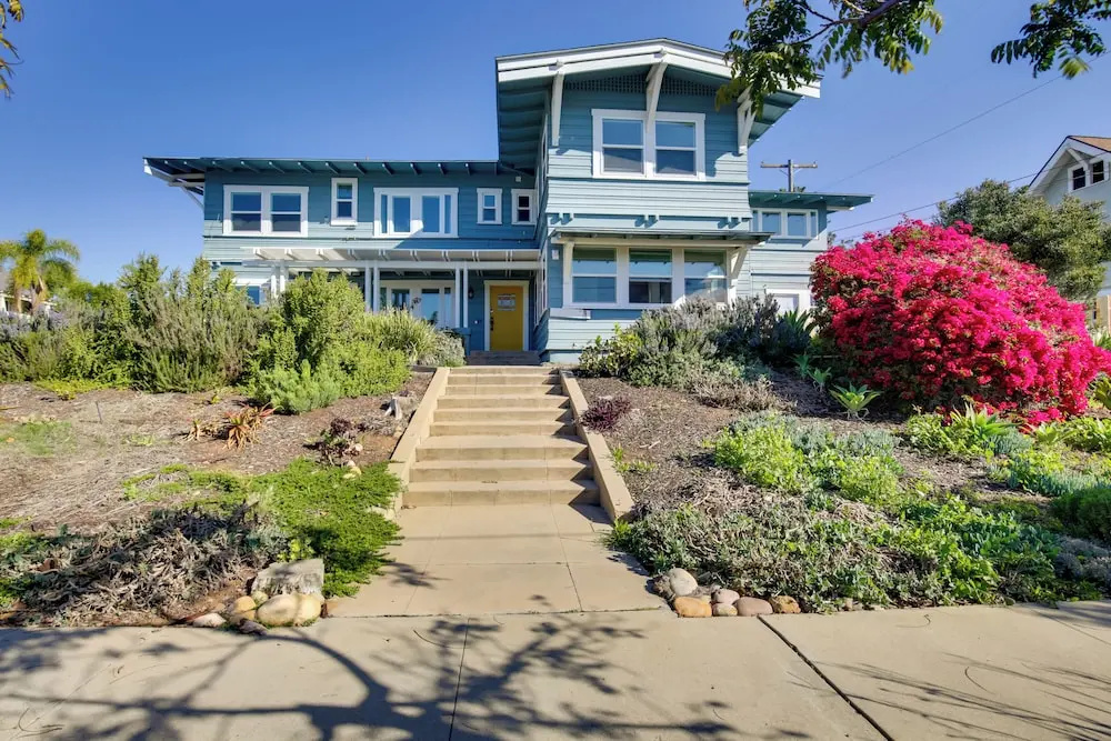 Sip, Shop & Explore: San Diego Apartment