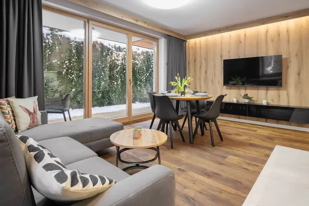 1 Bedroom Basement Apartment with balcony and with land view