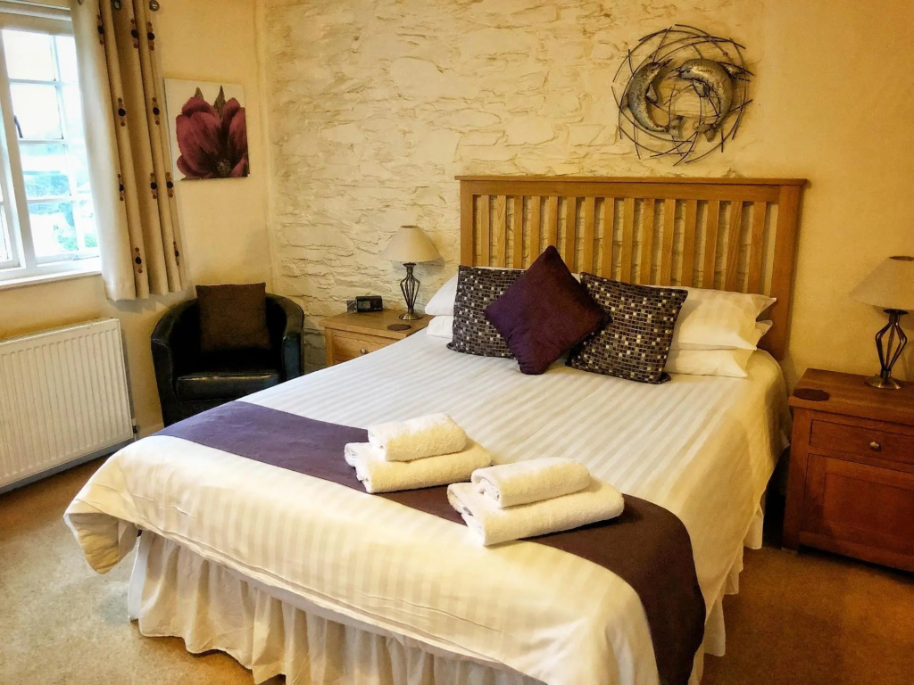 Standard Double room (full double bed)