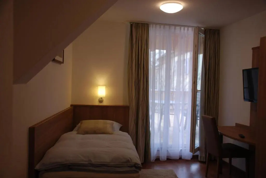 Hotel Rest Inn - Chambres