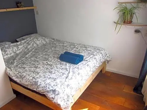 Private studio room in De Pijp