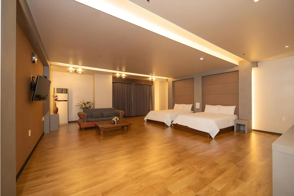 Cosmos Hotel — 3