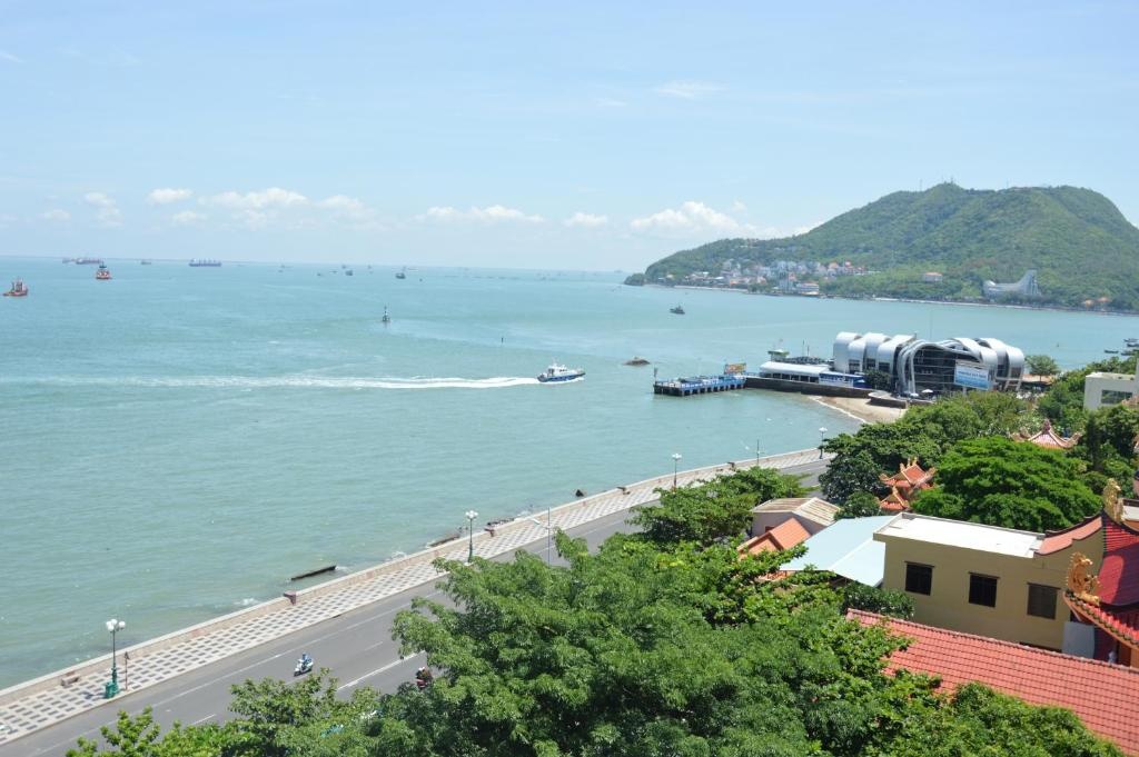 Beach & Waterfront