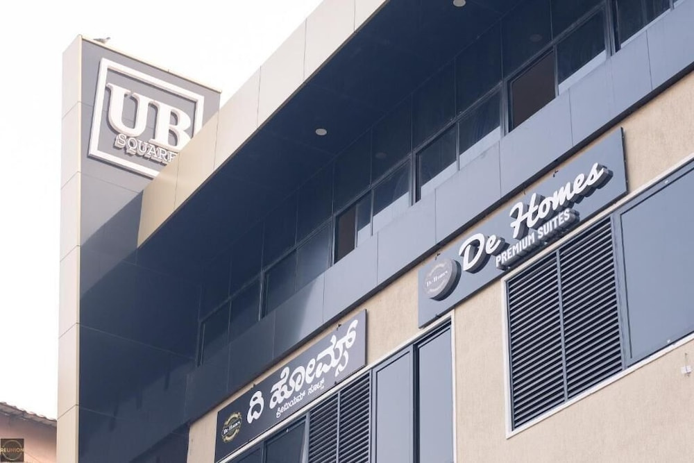 Reunion DeHomes - Premium Suites