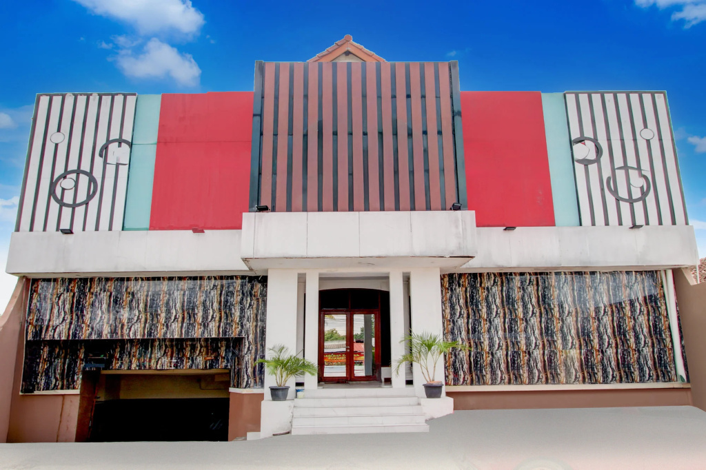 Hotel O near Maguwoharjo Stadium formerly Graha Ngaso