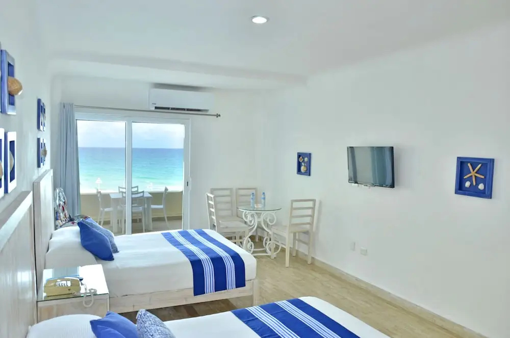 Standard room with balcony and with ocean view