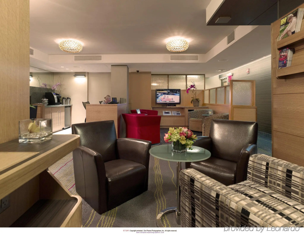 Lobby & Reception