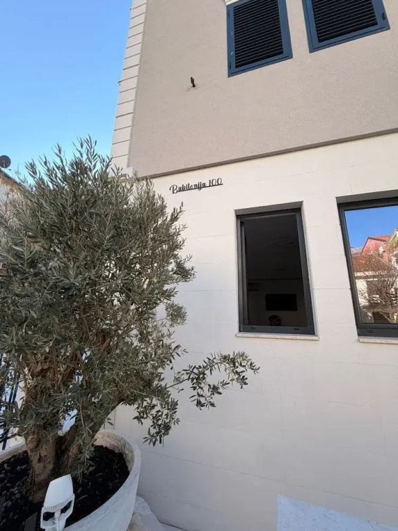 Lunamare Apartments