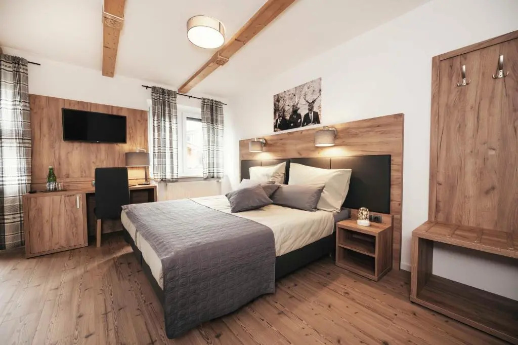 Standard Double room (full double bed)