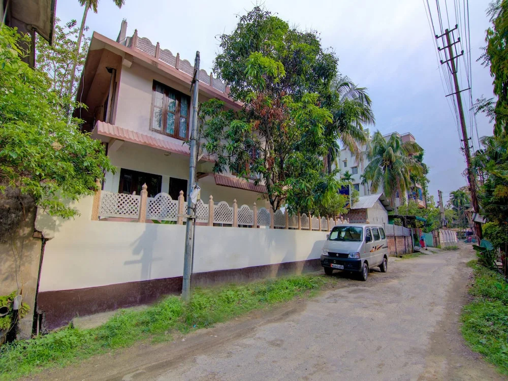 OYO 13542 Urban House