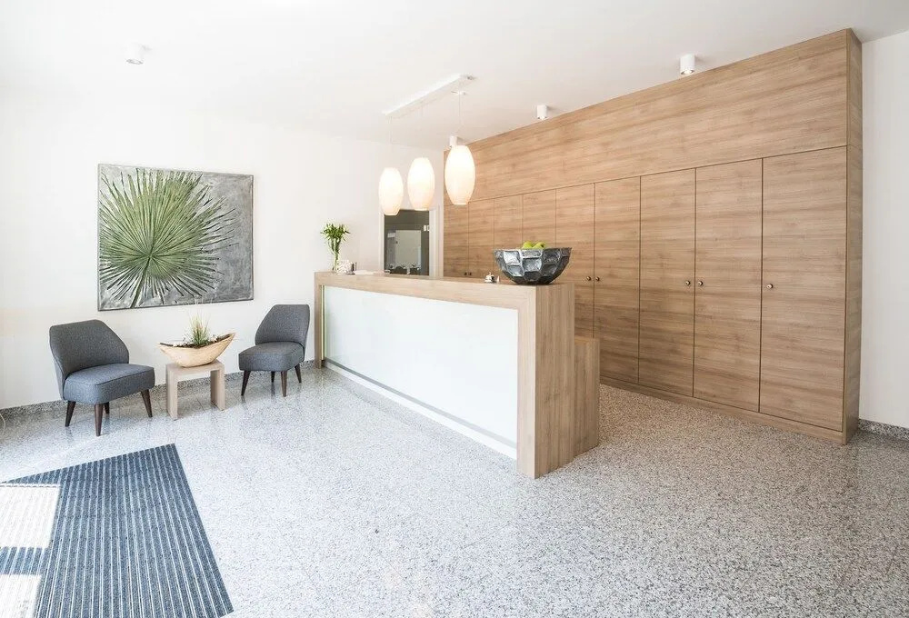 Lobby & Reception