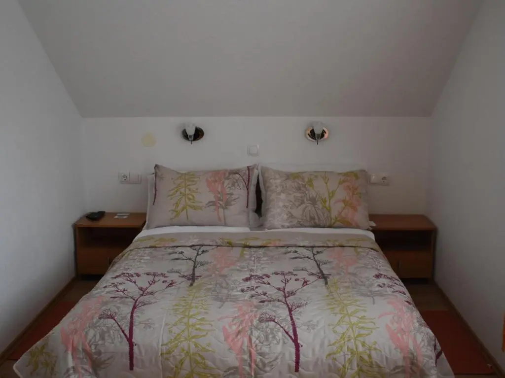 Standard Double room with balcony (full double bed)