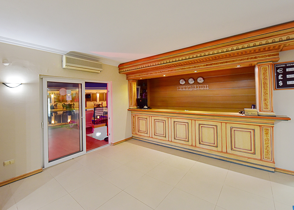 Tropicana Beach Hotel — фото