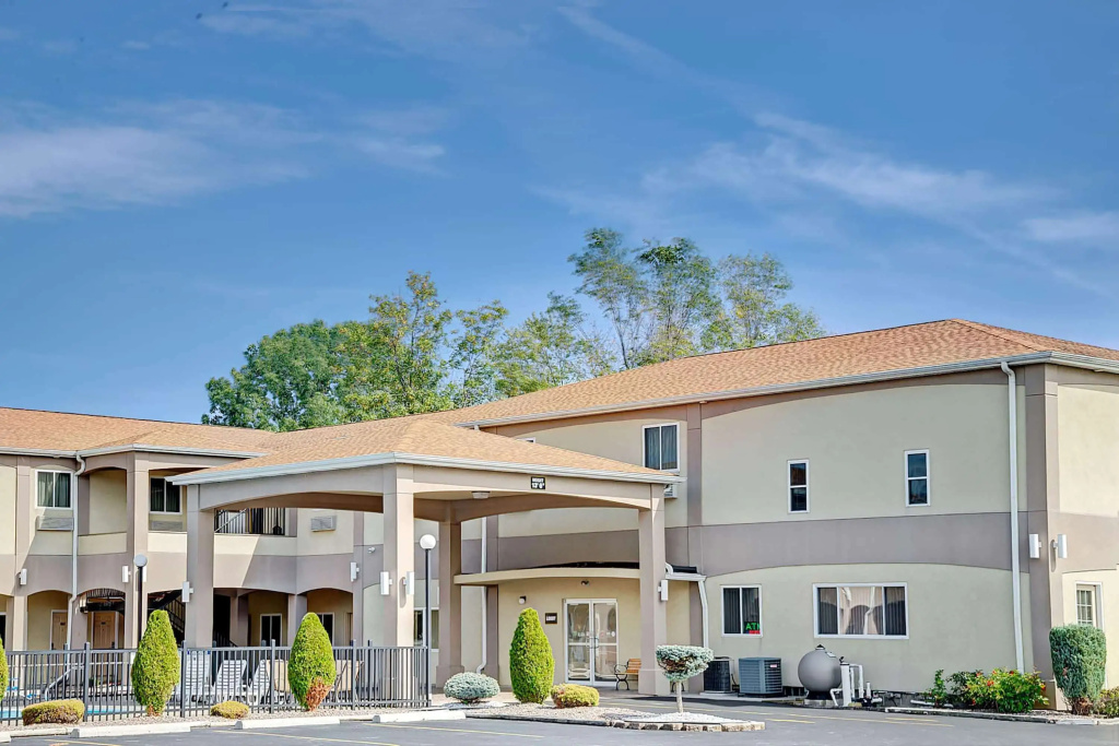 Days Inn & Suites by Wyndham Niagara Falls/Buffalo