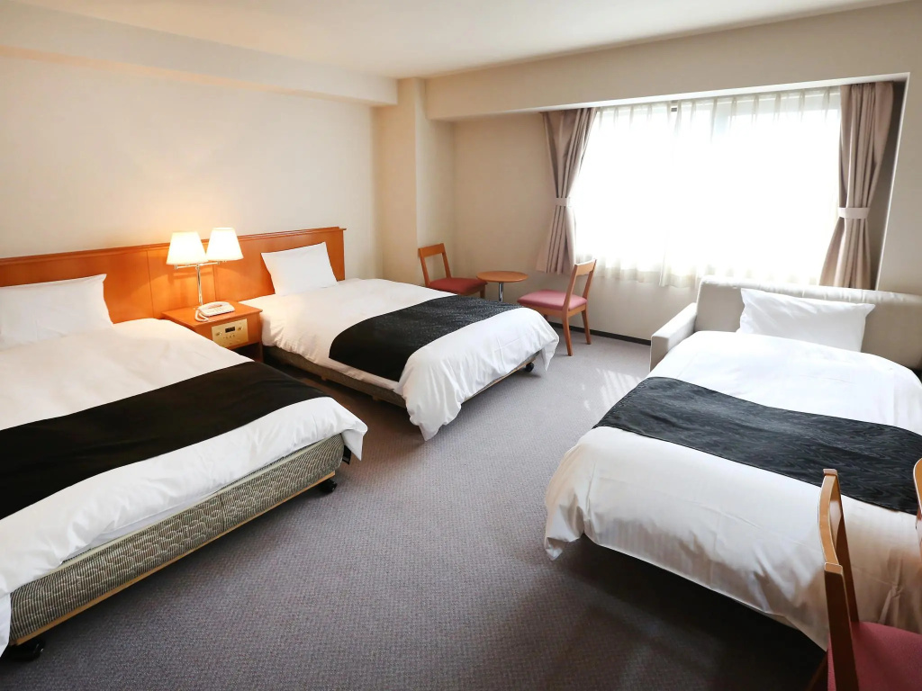 Standard Triple room