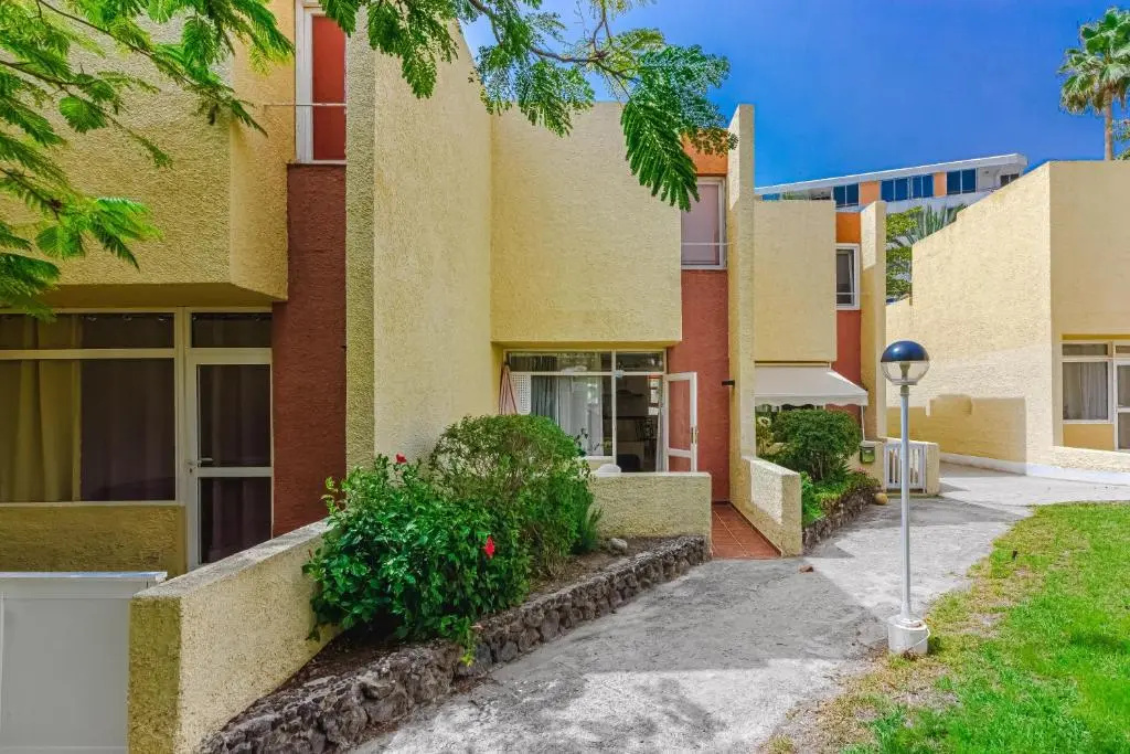 Nice 2 level apartment, El Cortijo, Las Americas LA45