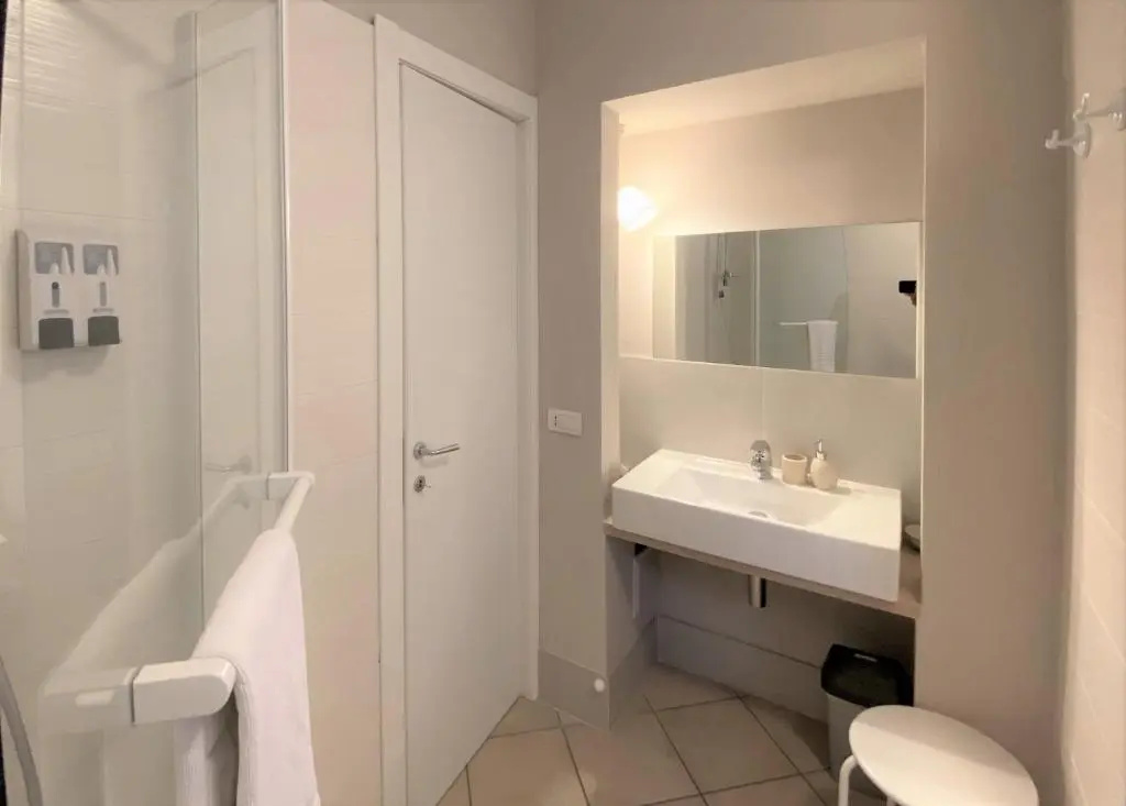 Standard Double room with balcony (full double bed)