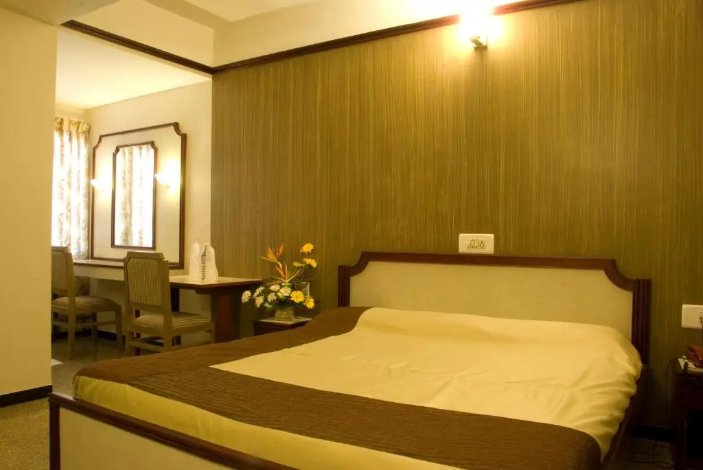 Deluxe Double room (full double bed)