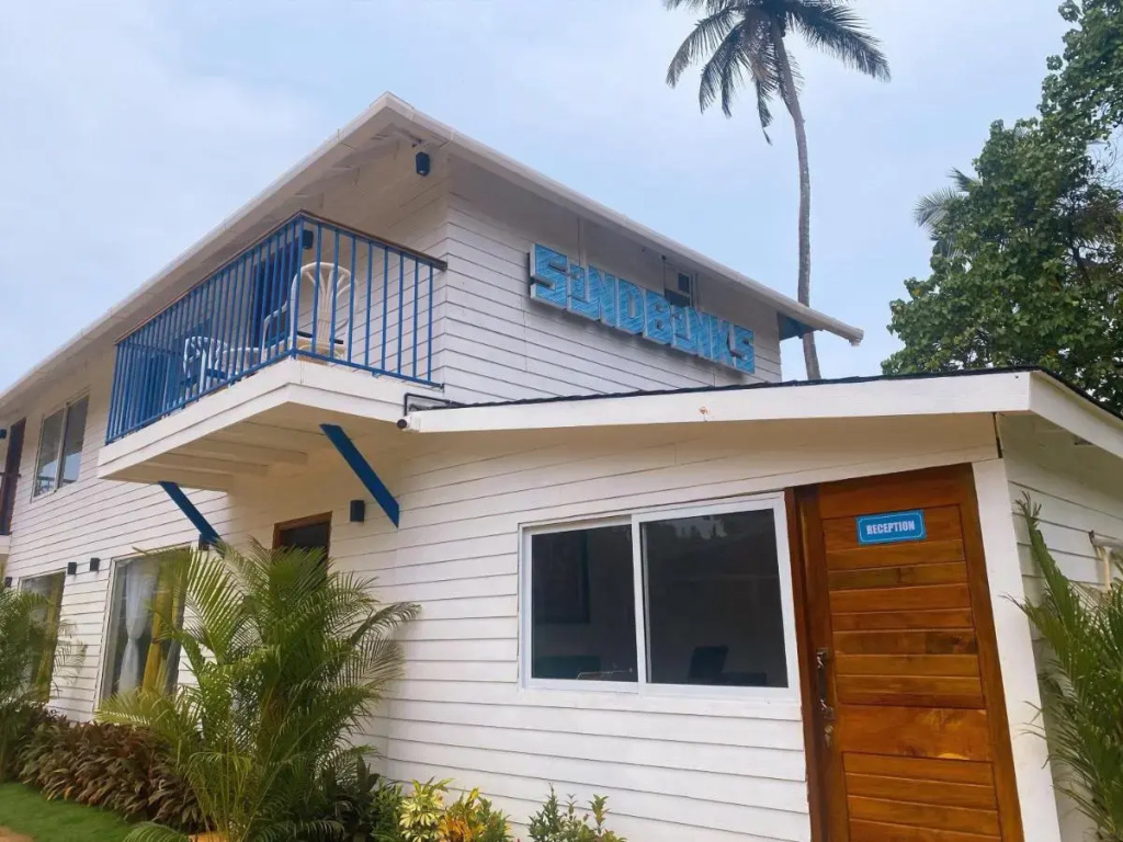 Sandbanks Beach Villas Morjim