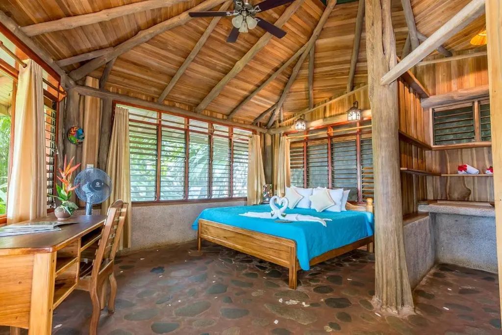 Deluxe Double room (full double bed)