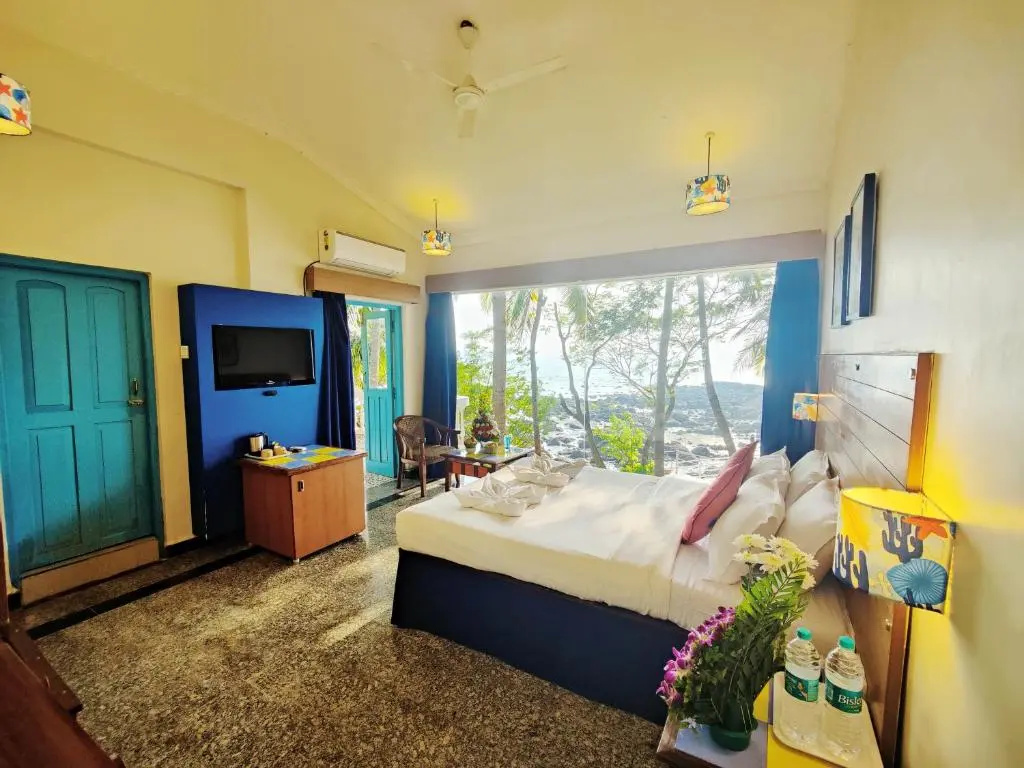 Cottage with sea view