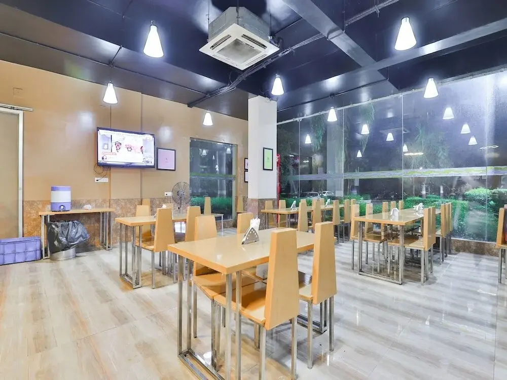 Infocity Club And Resort By OYO Rooms - Général