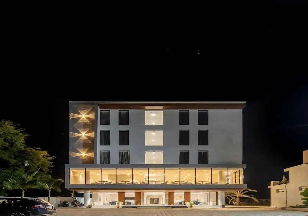 Hotel Bafna Lawn