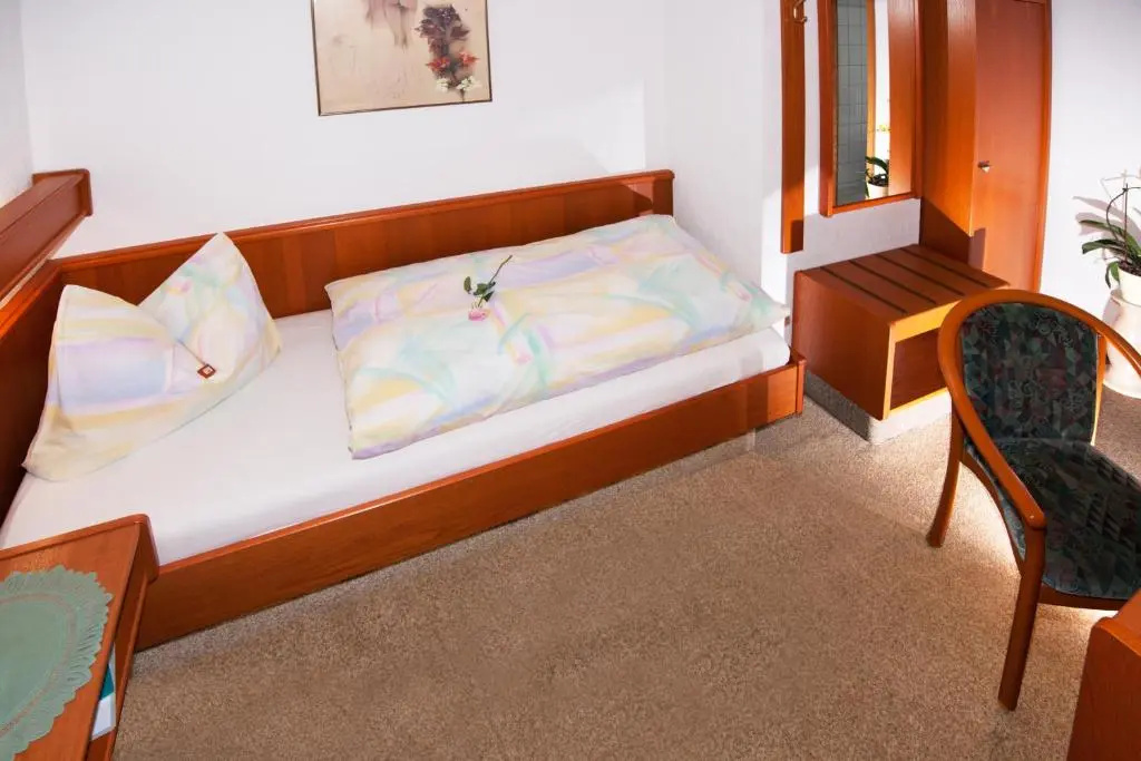 Economy room