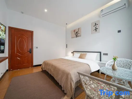 Standard Double room with mountain view (full double bed)