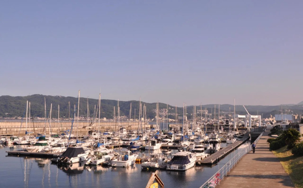 Beach & Waterfront