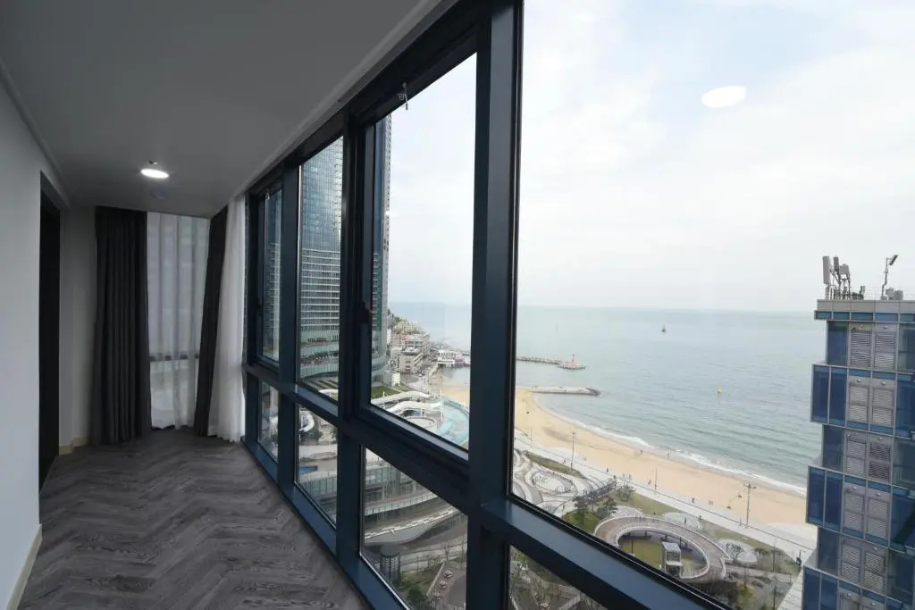 Deluxe Double room with ocean view (full double bed)