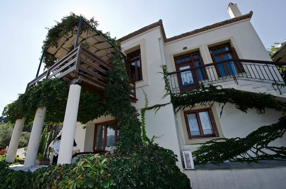 Stolios Skopelos - Terpsichore Split Level Nest