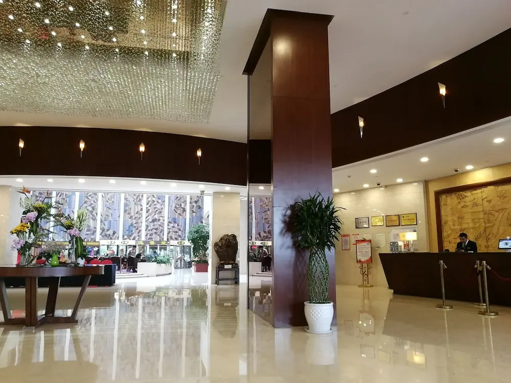 Lobby & Reception