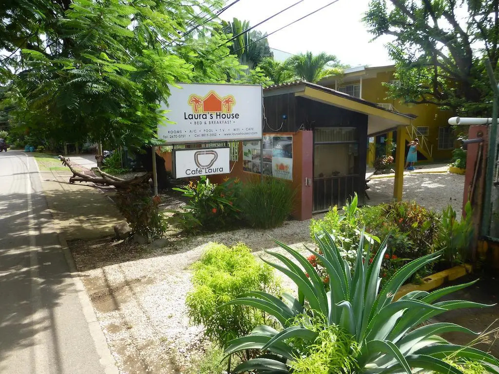 Lauras House