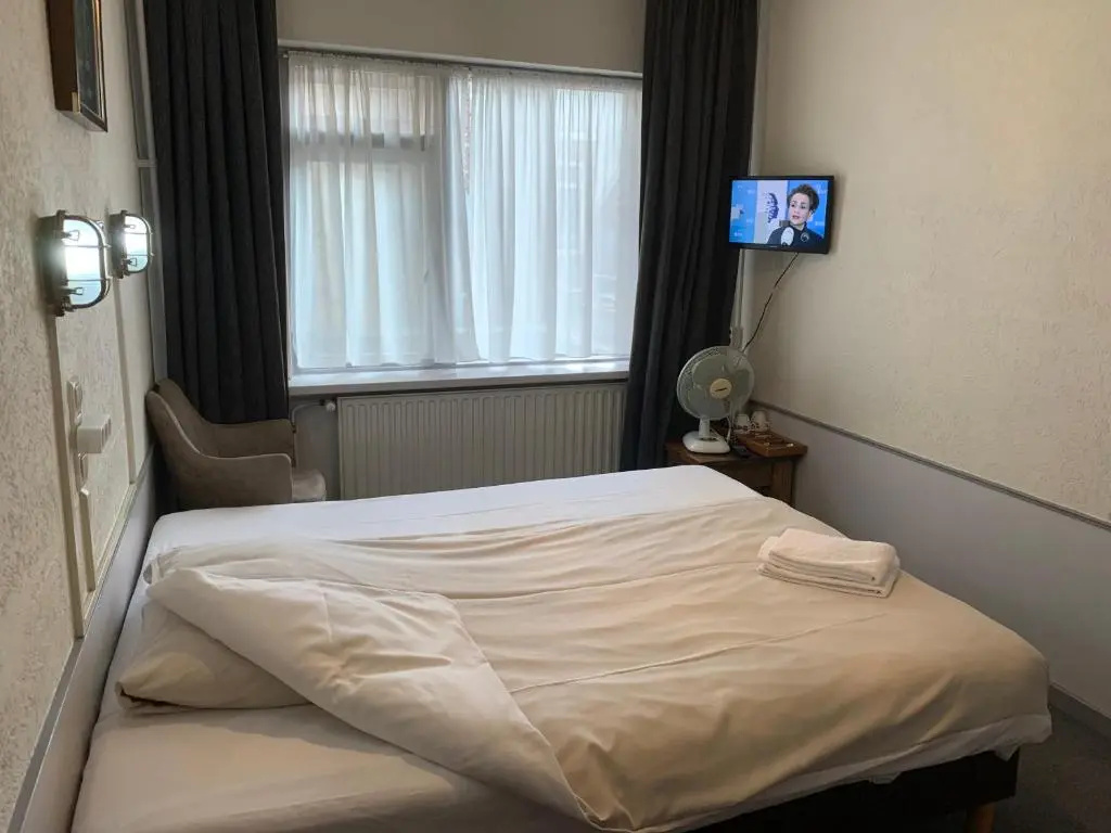 Economy Double room (full double bed)